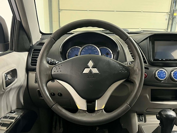 Mitsubishi L200 18 of 23