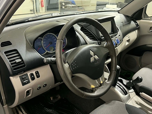 Mitsubishi L200 16 of 23