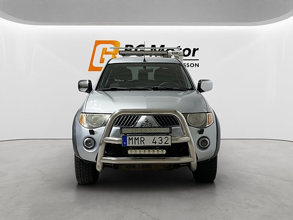 Mitsubishi L200 2 of 23