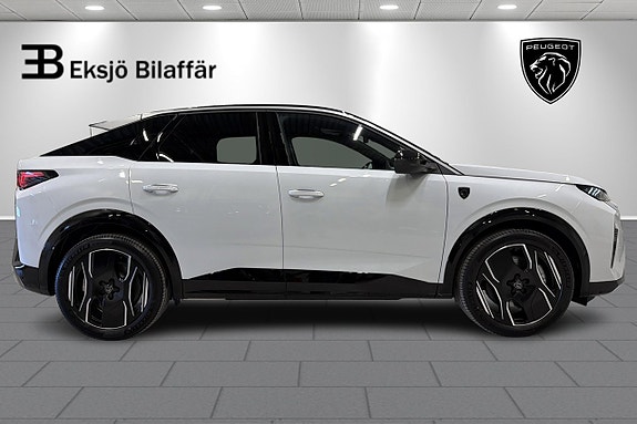 Peugeot e-3008 4 of 5