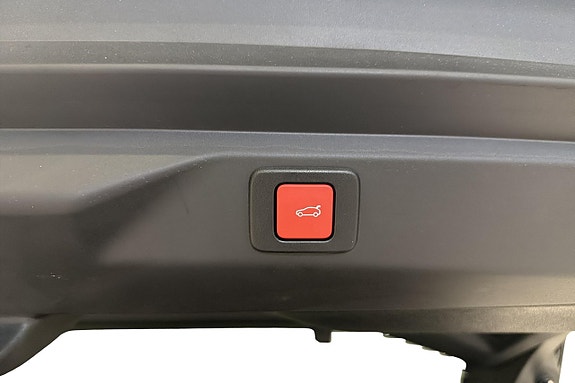 Peugeot e-3008 15 of 25