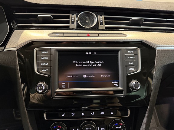 Volkswagen Passat Alltrack 21 of 26