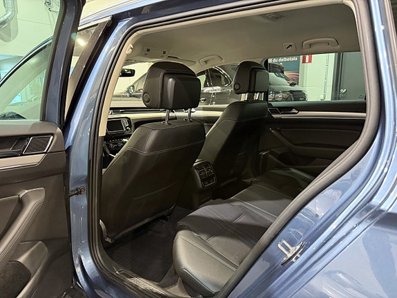 Volkswagen Passat Alltrack 24 of 26