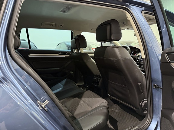 Volkswagen Passat Alltrack 23 of 26