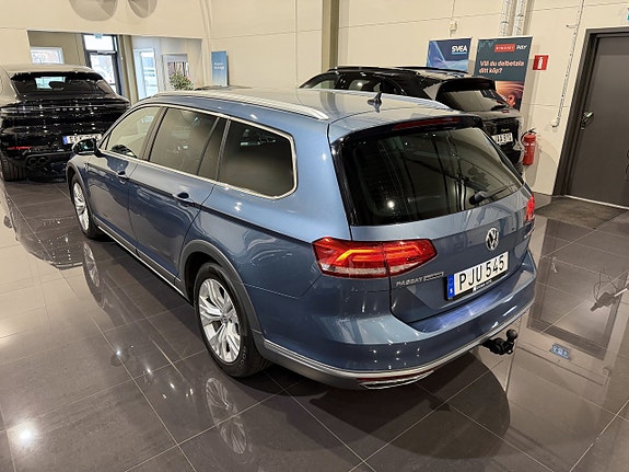 Volkswagen Passat Alltrack 4 of 5