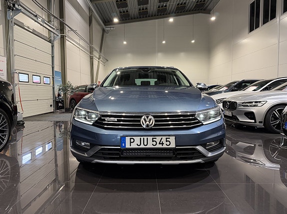 Volkswagen Passat Alltrack 8 of 26