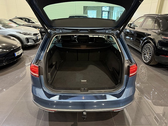 Volkswagen Passat Alltrack 25 of 26