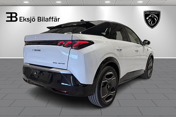 Peugeot e-3008 5 of 5