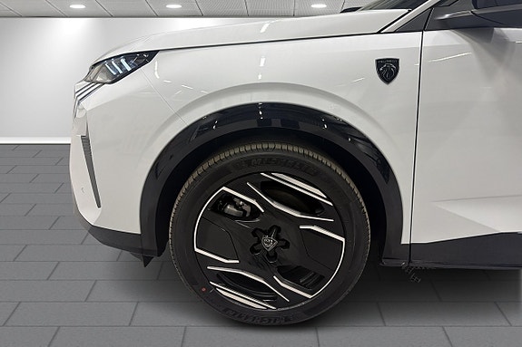 Peugeot e-3008 9 of 26