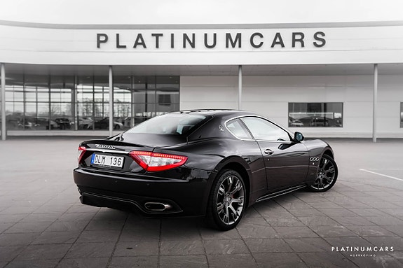 Maserati GranTurismo 2 of 5