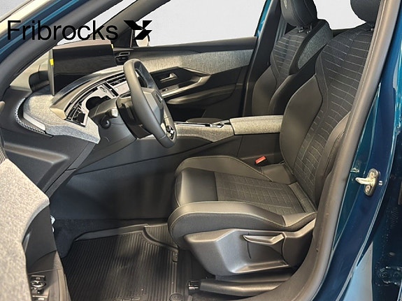 Peugeot e-3008 8 of 22