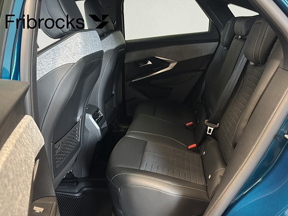 Peugeot e-3008 10 of 22