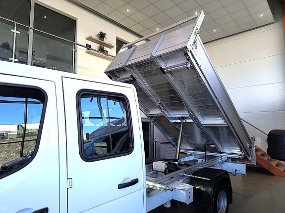 Nissan Interstar 3 of 5