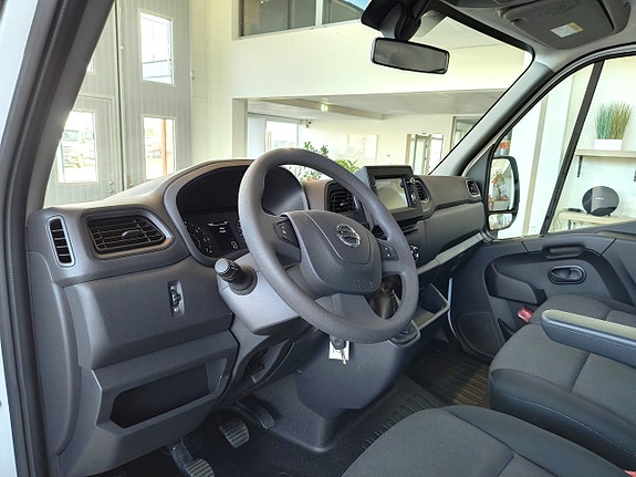Nissan Interstar 19 of 24