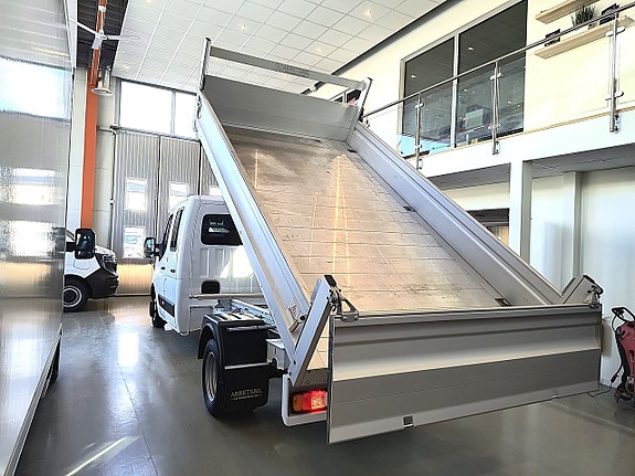 Nissan Interstar 4 of 5