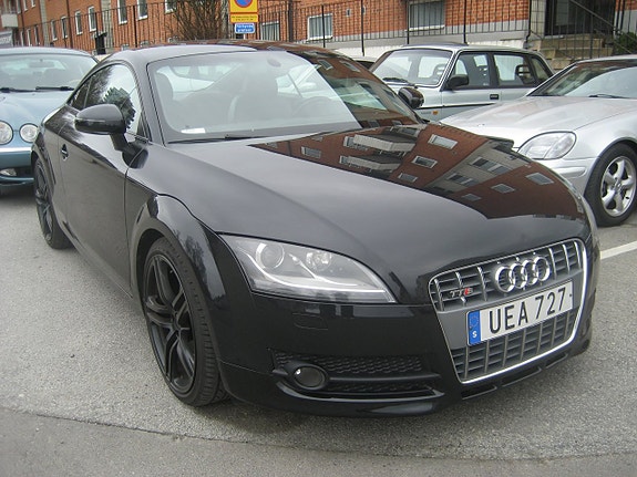Audi TT 2 of 5