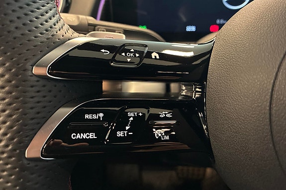 Mercedes-Benz EQB300 16 of 29