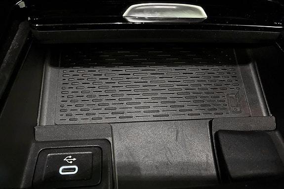 Mercedes-Benz EQB300 19 of 29