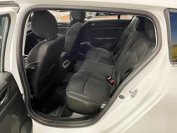Renault Megane IV 5 of 5