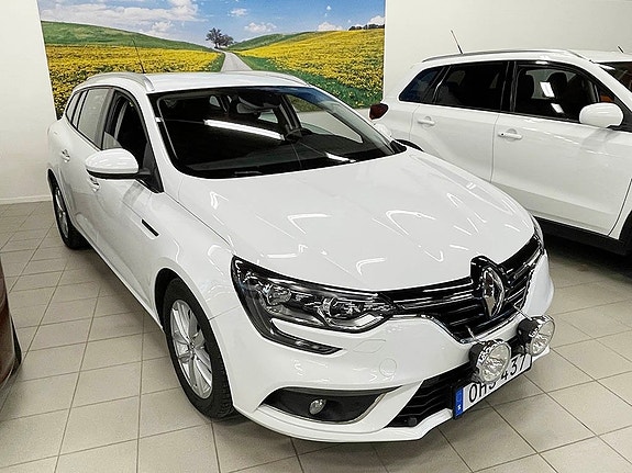 Renault Megane IV 2 of 5