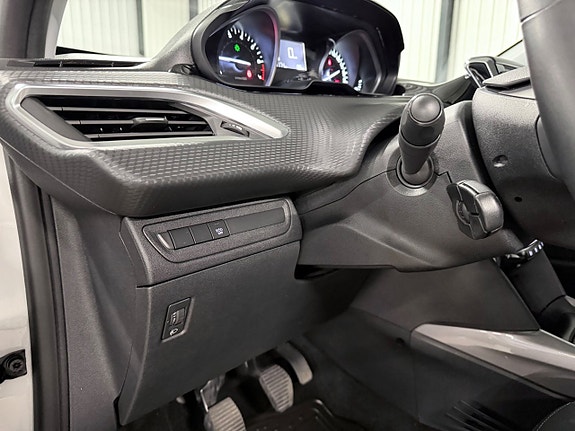 Peugeot 2008 23 of 30