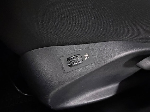 Peugeot 2008 26 of 30