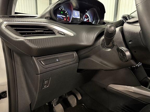 Peugeot 2008 11 of 30
