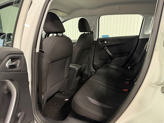 Peugeot 2008 25 of 30