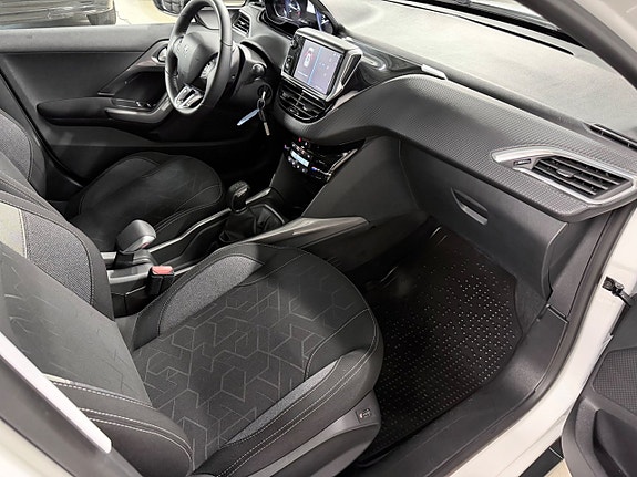 Peugeot 2008 22 of 30