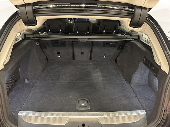 BMW 330e 13 of 25