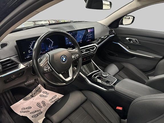 BMW 330e 14 of 25