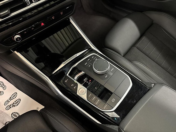 BMW 330e 18 of 25