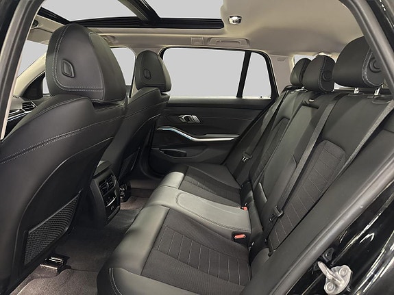BMW 330e 11 of 25
