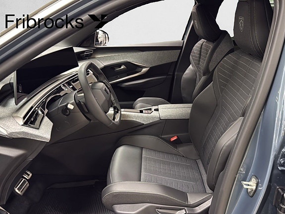 Peugeot e-5008 9 of 17