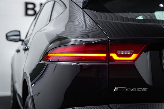 Jaguar E-PACE 13 of 27
