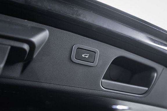 Jaguar E-PACE 15 of 27