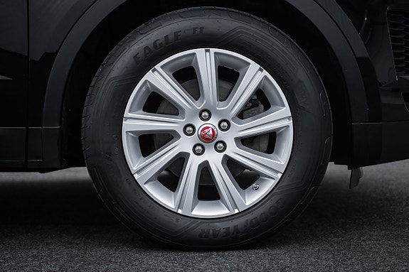 Jaguar E-PACE 7 of 27