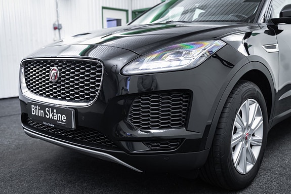 Jaguar E-PACE 8 of 27