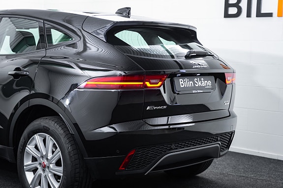 Jaguar E-PACE 12 of 27