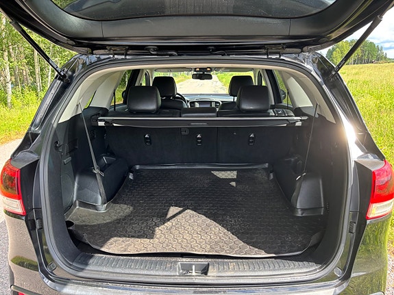 Kia Sorento 10 of 19