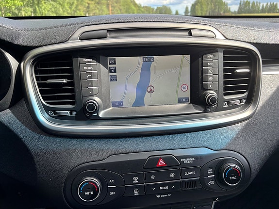 Kia Sorento 17 of 19
