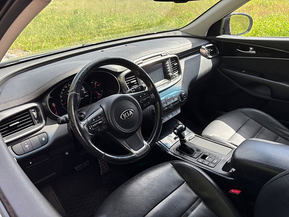 Kia Sorento 12 of 19