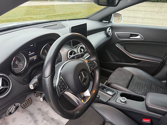 Mercedes-Benz CLA220 d 11 of 17
