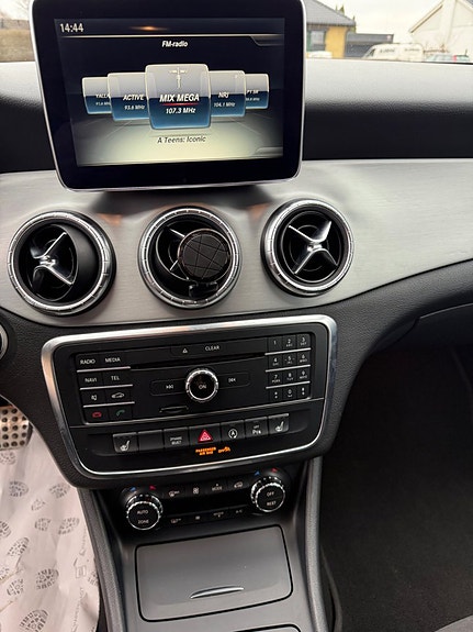Mercedes-Benz CLA220 d 13 of 17