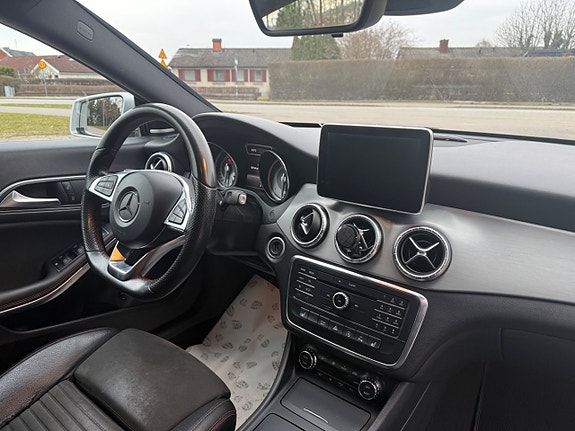 Mercedes-Benz CLA220 d 10 of 17