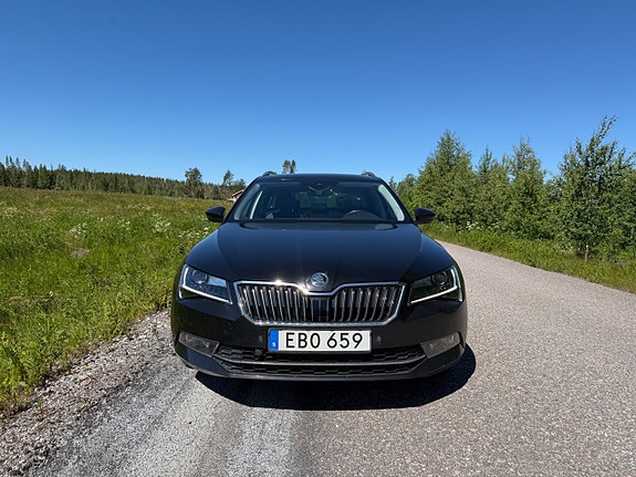 Skoda Superb 2 of 5