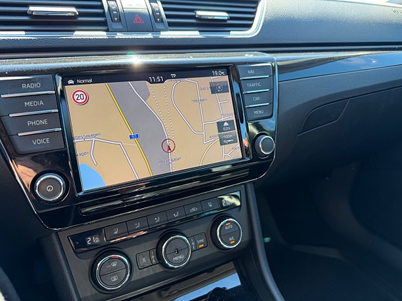 Skoda Superb 22 of 23