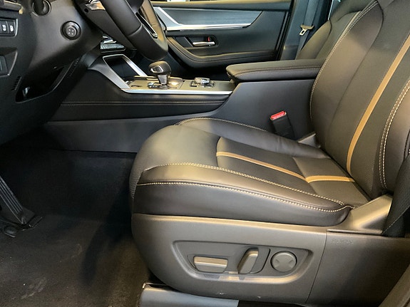 Mazda CX-60 10 of 15