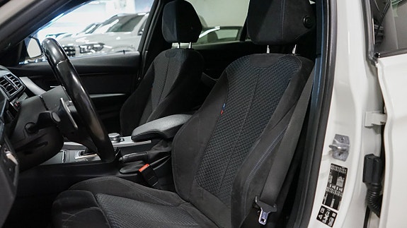 BMW 330i 13 of 22