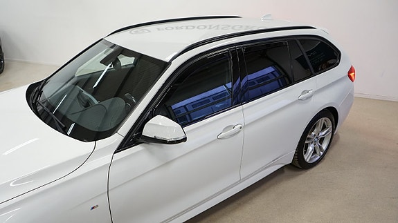 BMW 330i 5 of 5